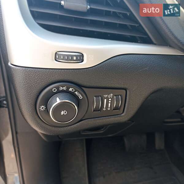 Внедорожник / Кроссовер Jeep Cherokee 2015 в Харькове фото 10 Внедорожник / Кроссовер Jeep Cherokee 2015 в Харькове