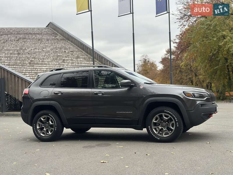 Внедорожник / Кроссовер Jeep Cherokee 2018 в Киеве фото 7 Внедорожник / Кроссовер Jeep Cherokee 2018 в Киеве