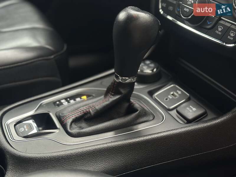 Внедорожник / Кроссовер Jeep Cherokee 2018 в Киеве фото 35 Внедорожник / Кроссовер Jeep Cherokee 2018 в Киеве