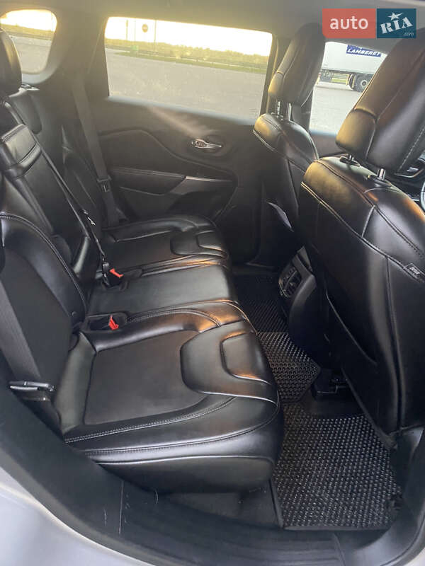 Внедорожник / Кроссовер Jeep Cherokee 2018 в Бродах фото 19 Внедорожник / Кроссовер Jeep Cherokee 2018 в Бродах