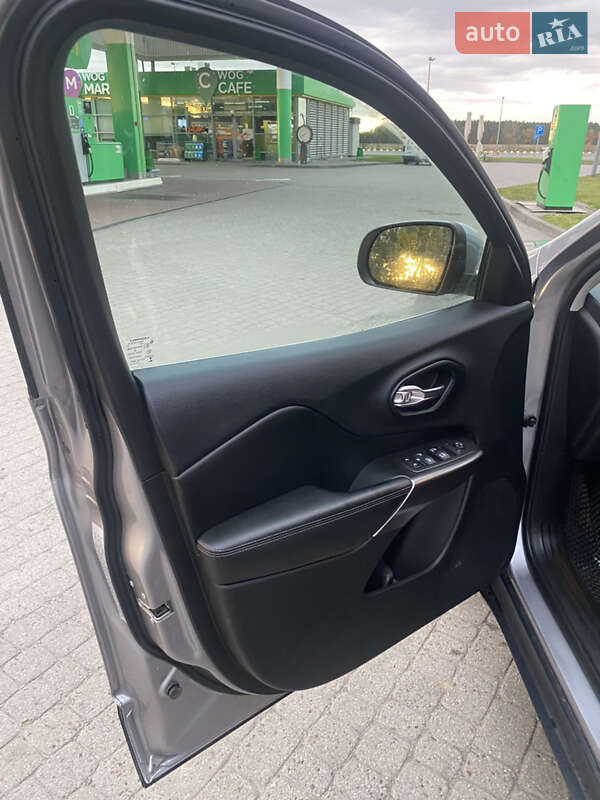 Внедорожник / Кроссовер Jeep Cherokee 2018 в Бродах фото 22 Внедорожник / Кроссовер Jeep Cherokee 2018 в Бродах