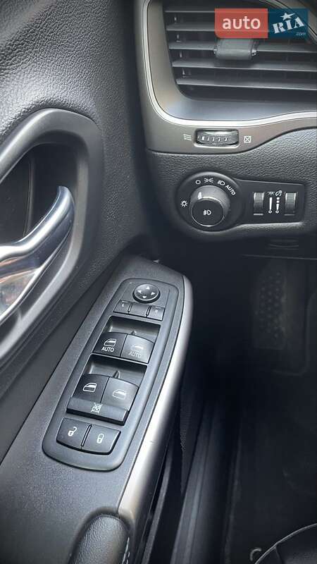 Внедорожник / Кроссовер Jeep Cherokee 2018 в Ивано-Франковске