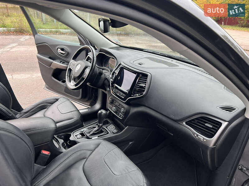 Внедорожник / Кроссовер Jeep Cherokee 2019 в Чернигове