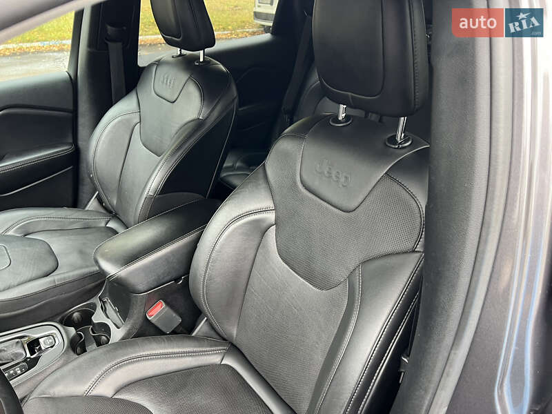 Внедорожник / Кроссовер Jeep Cherokee 2019 в Чернигове