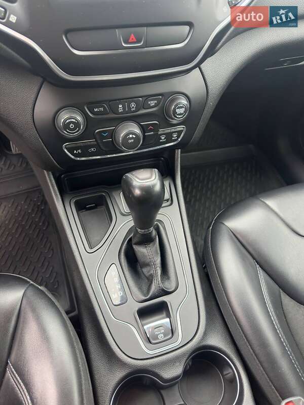 Внедорожник / Кроссовер Jeep Cherokee 2018 в Львове