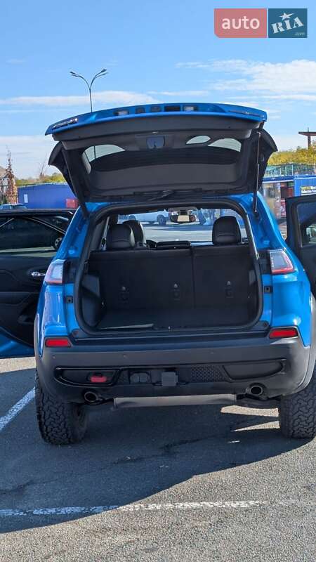 Внедорожник / Кроссовер Jeep Cherokee 2018 в Киеве фото 11 Внедорожник / Кроссовер Jeep Cherokee 2018 в Киеве