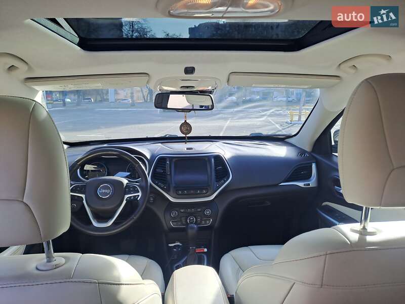 Внедорожник / Кроссовер Jeep Cherokee 2016 в Броварах