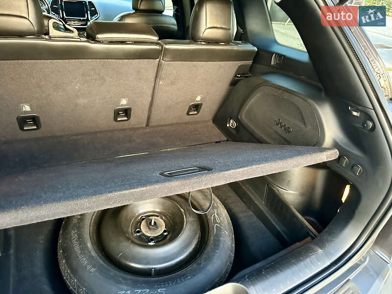 Позашляховик / Кросовер Jeep Cherokee 2020 в Кам'янець-Подільському