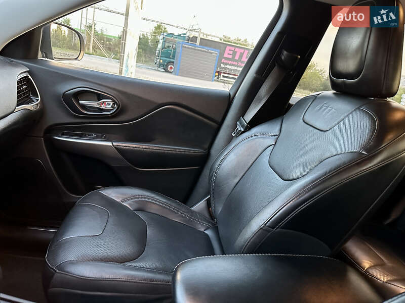 Позашляховик / Кросовер Jeep Cherokee 2020 в Кам'янець-Подільському