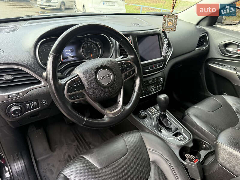 Внедорожник / Кроссовер Jeep Cherokee 2020 в Киеве