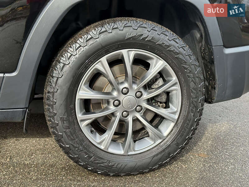 Внедорожник / Кроссовер Jeep Cherokee 2020 в Киеве