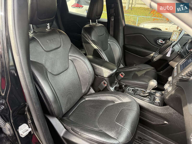 Внедорожник / Кроссовер Jeep Cherokee 2020 в Киеве