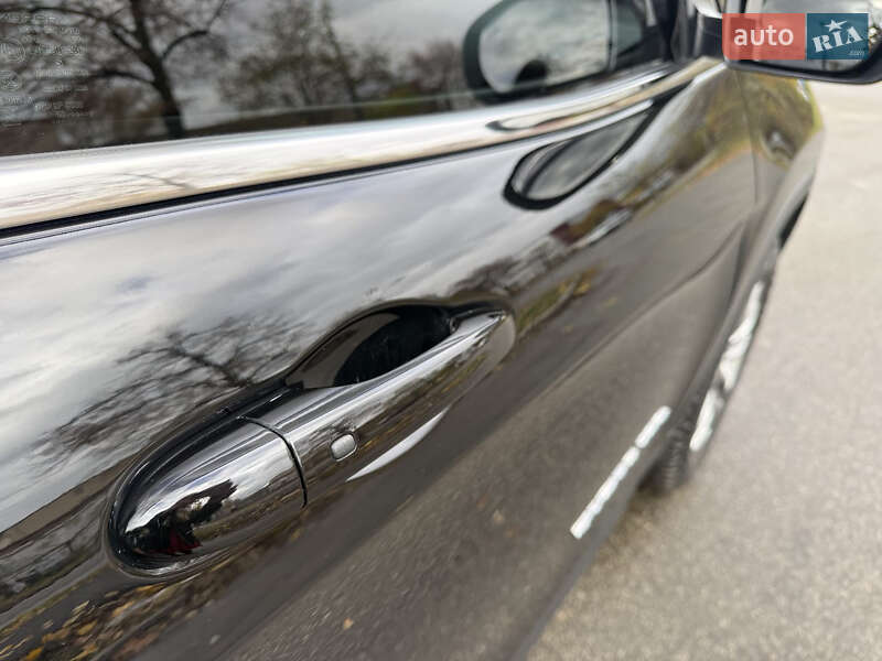 Внедорожник / Кроссовер Jeep Cherokee 2020 в Киеве