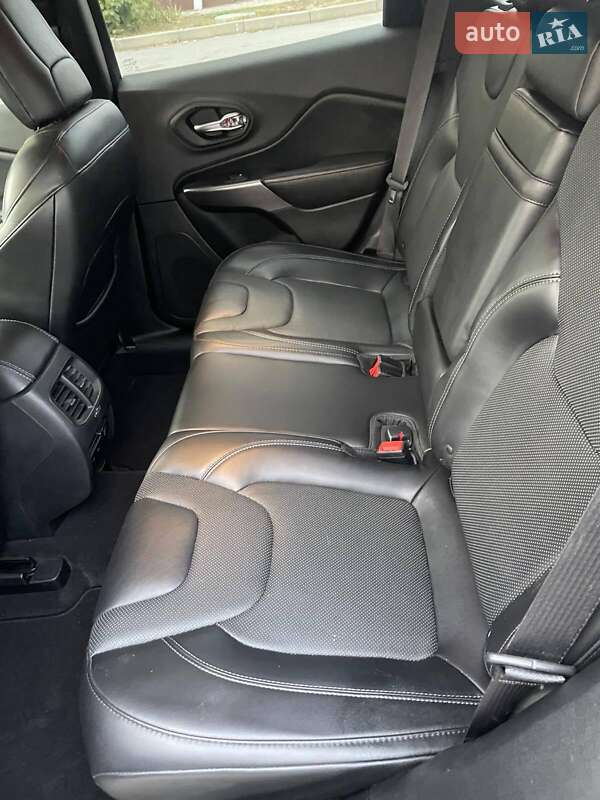 Внедорожник / Кроссовер Jeep Cherokee 2019 в Харькове фото 9 Внедорожник / Кроссовер Jeep Cherokee 2019 в Харькове