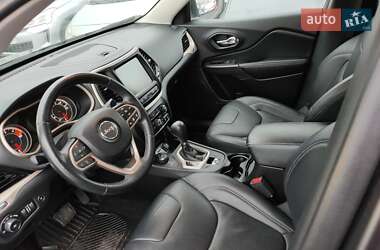 Внедорожник / Кроссовер Jeep Cherokee 2016 в Ровно