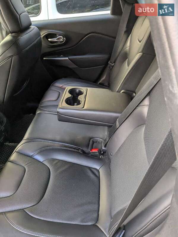 Позашляховик / Кросовер Jeep Cherokee 2019 в Запоріжжі