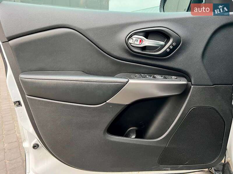 Позашляховик / Кросовер Jeep Cherokee 2020 в Львові фото 15 Позашляховик / Кросовер Jeep Cherokee 2020 в Львові