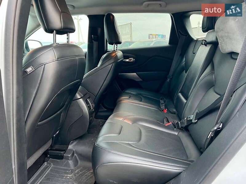 Позашляховик / Кросовер Jeep Cherokee 2020 в Львові фото 39 Позашляховик / Кросовер Jeep Cherokee 2020 в Львові