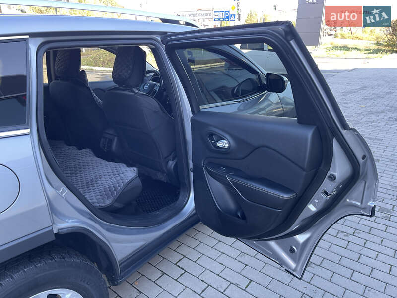 Позашляховик / Кросовер Jeep Cherokee 2013 в Полтаві