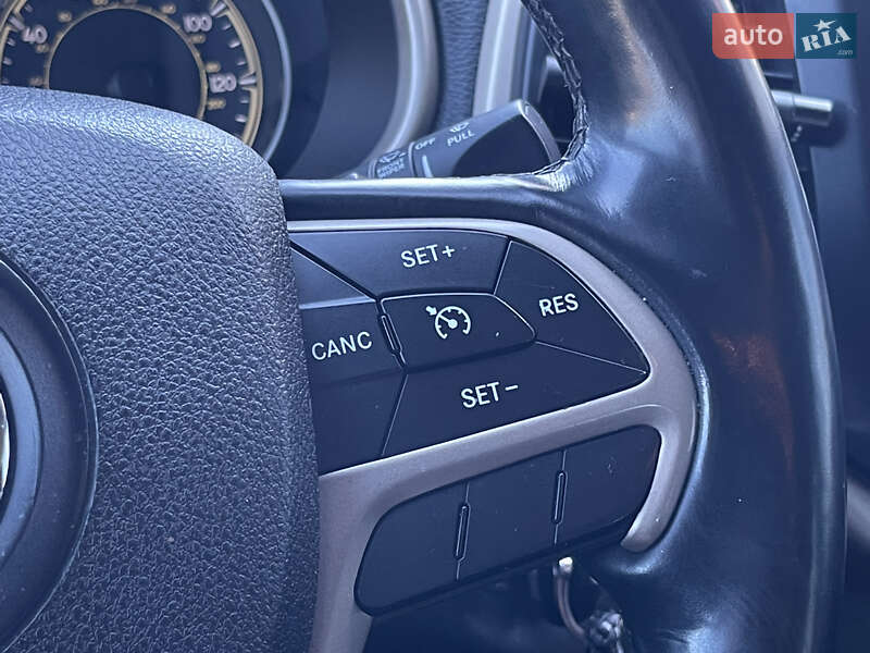 Позашляховик / Кросовер Jeep Cherokee 2013 в Полтаві