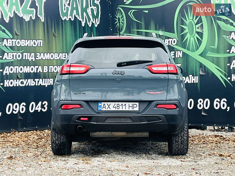 Внедорожник / Кроссовер Jeep Cherokee 2015 в Харькове