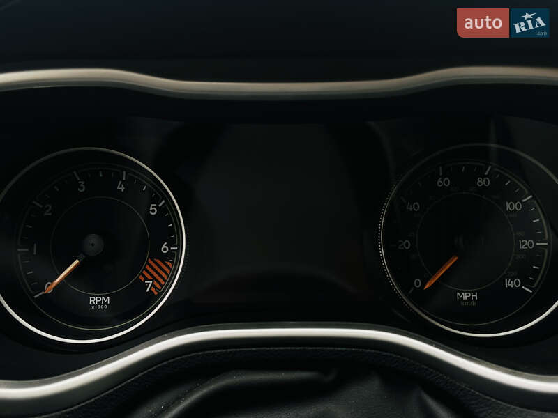 Внедорожник / Кроссовер Jeep Cherokee 2015 в Харькове