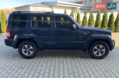 Внедорожник / Кроссовер Jeep Cherokee 2008 в Черновцах