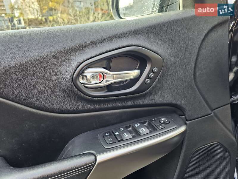 Внедорожник / Кроссовер Jeep Cherokee 2020 в Белой Церкви