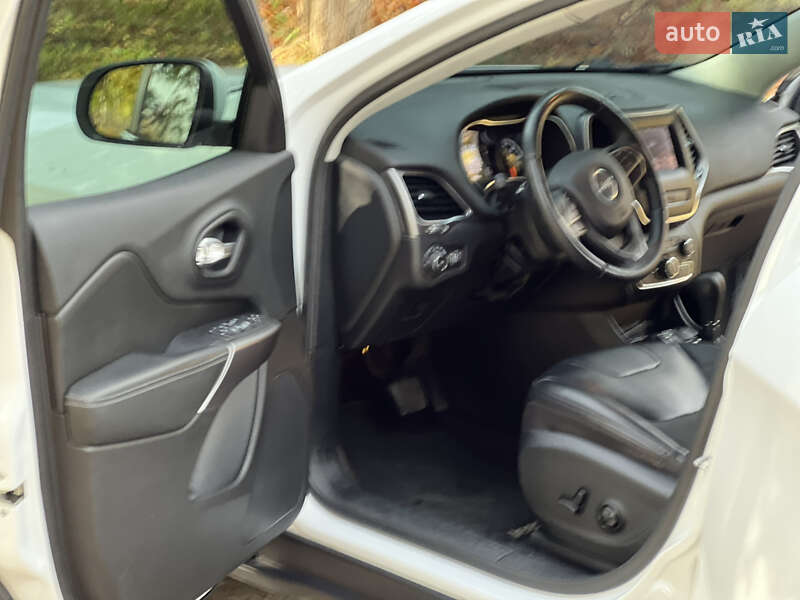 Внедорожник / Кроссовер Jeep Cherokee 2018 в Надворной фото 18 Внедорожник / Кроссовер Jeep Cherokee 2018 в Надворной