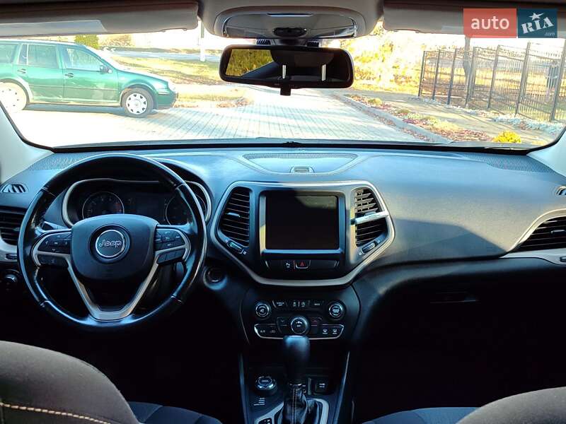 Внедорожник / Кроссовер Jeep Cherokee 2015 в Прилуках