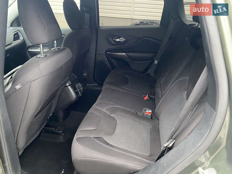 Внедорожник / Кроссовер Jeep Cherokee 2020 в Киеве