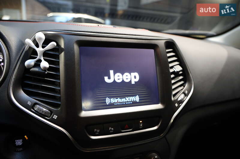 Внедорожник / Кроссовер Jeep Cherokee 2019 в Луцке