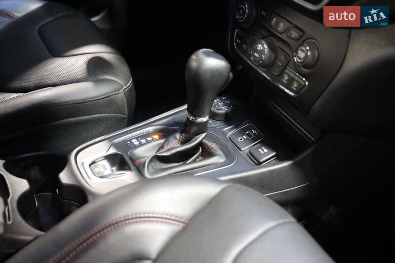 Внедорожник / Кроссовер Jeep Cherokee 2019 в Луцке