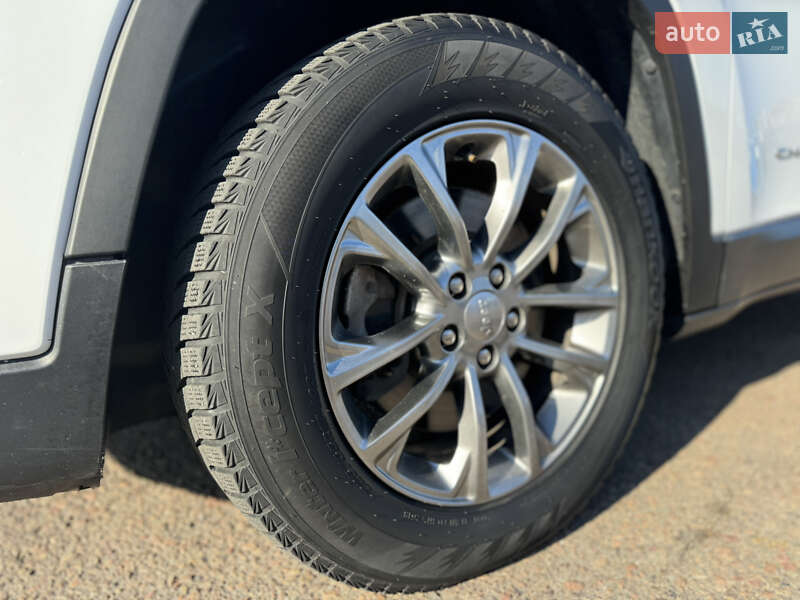 Внедорожник / Кроссовер Jeep Cherokee 2019 в Киеве фото 9 Внедорожник / Кроссовер Jeep Cherokee 2019 в Киеве