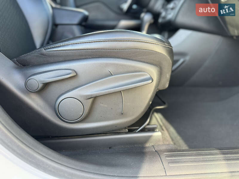 Внедорожник / Кроссовер Jeep Cherokee 2019 в Киеве фото 40 Внедорожник / Кроссовер Jeep Cherokee 2019 в Киеве