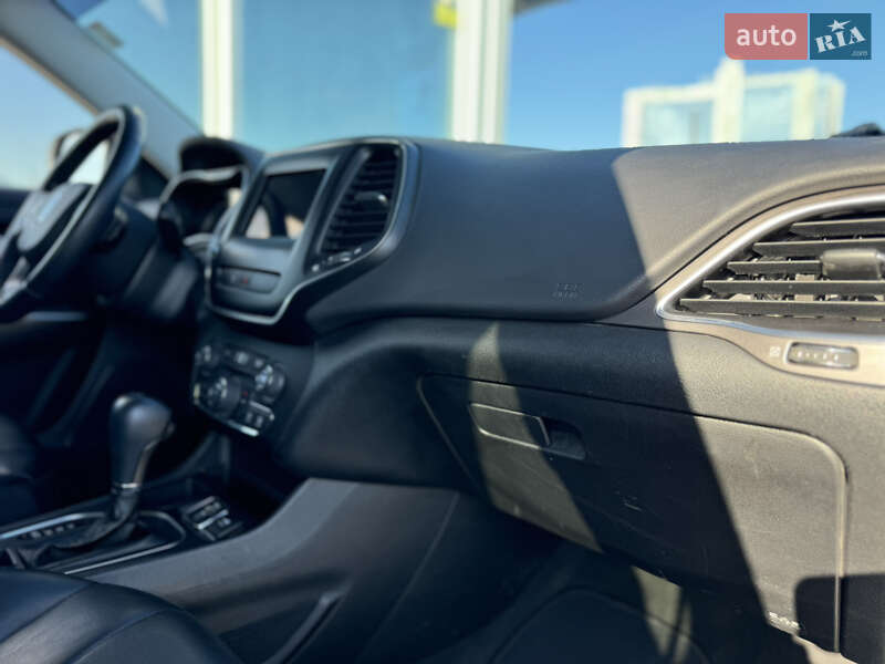 Внедорожник / Кроссовер Jeep Cherokee 2019 в Киеве фото 43 Внедорожник / Кроссовер Jeep Cherokee 2019 в Киеве