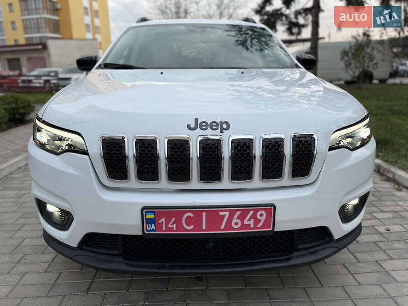 Внедорожник / Кроссовер Jeep Cherokee 2023 в Каменец-Подольском