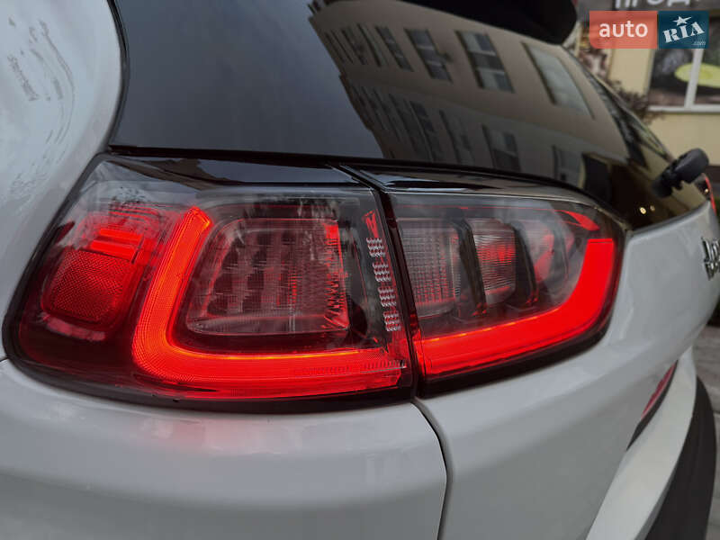 Внедорожник / Кроссовер Jeep Cherokee 2023 в Каменец-Подольском