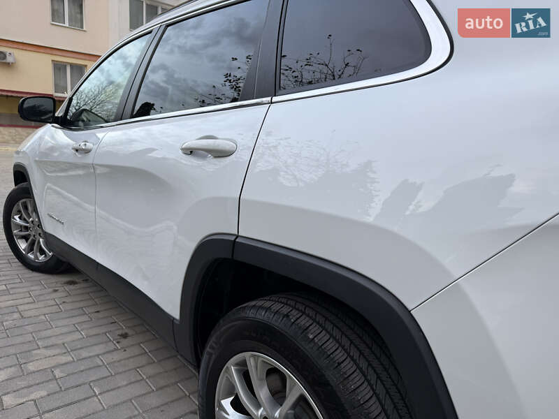 Внедорожник / Кроссовер Jeep Cherokee 2023 в Каменец-Подольском