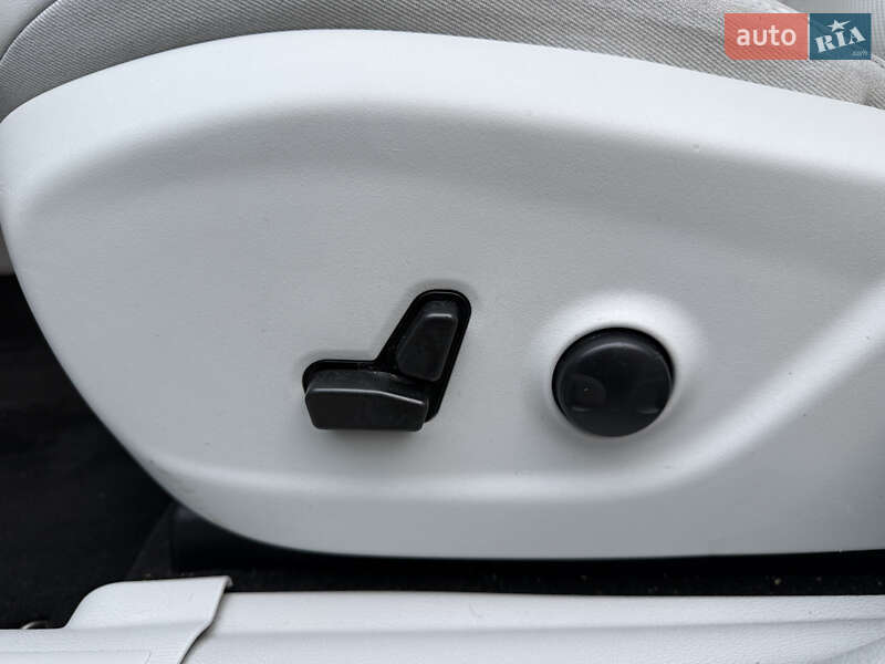 Внедорожник / Кроссовер Jeep Cherokee 2023 в Каменец-Подольском