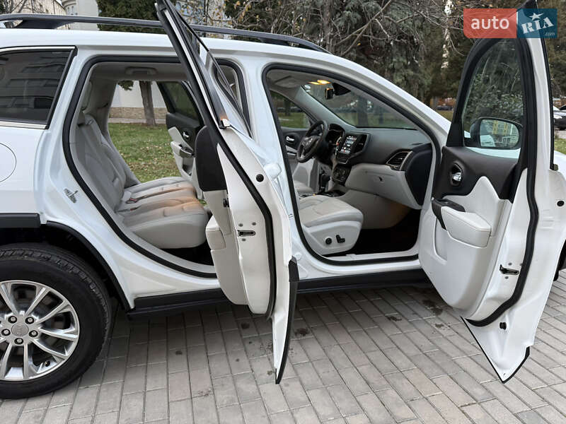 Внедорожник / Кроссовер Jeep Cherokee 2023 в Каменец-Подольском