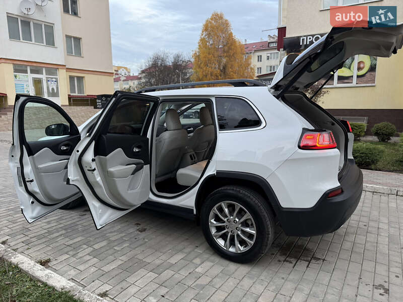 Внедорожник / Кроссовер Jeep Cherokee 2023 в Каменец-Подольском