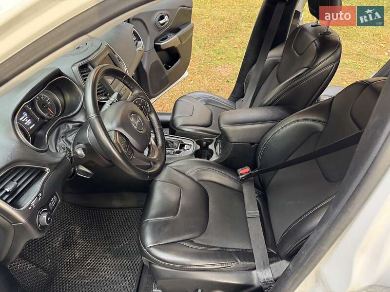 Внедорожник / Кроссовер Jeep Cherokee 2019 в Чернигове