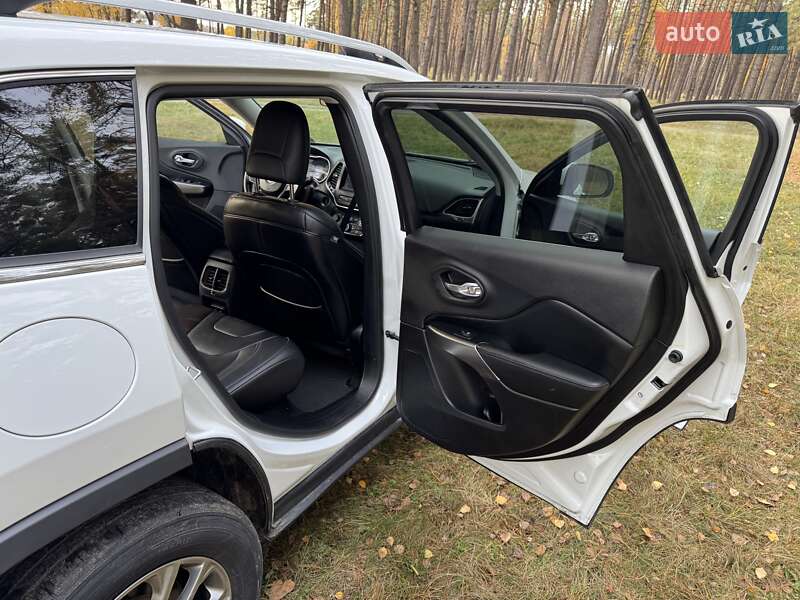 Внедорожник / Кроссовер Jeep Cherokee 2019 в Чернигове