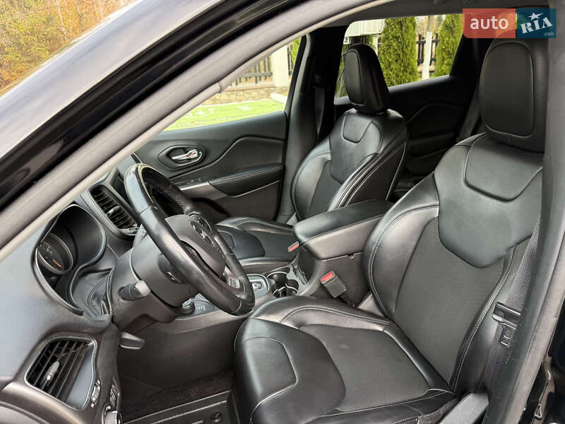 Внедорожник / Кроссовер Jeep Cherokee 2018 в Киеве