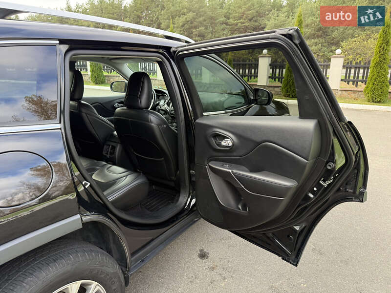 Внедорожник / Кроссовер Jeep Cherokee 2018 в Киеве