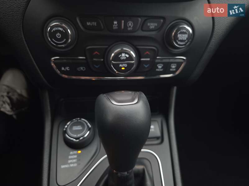 Позашляховик / Кросовер Jeep Cherokee 2021 в Києві фото 24 Позашляховик / Кросовер Jeep Cherokee 2021 в Києві