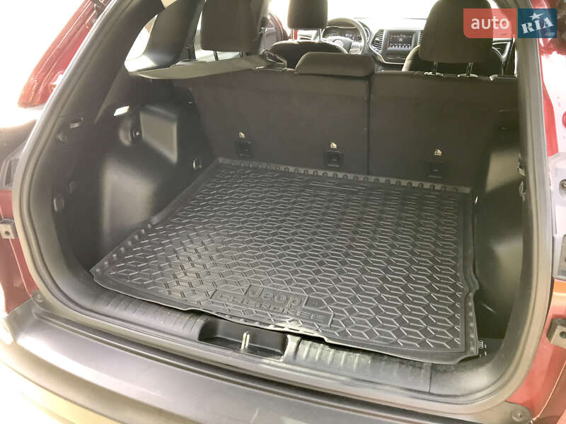 Внедорожник / Кроссовер Jeep Cherokee 2018 в Харькове