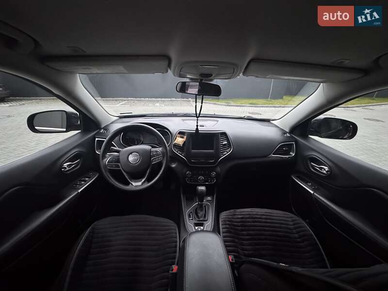 Внедорожник / Кроссовер Jeep Cherokee 2018 в Киеве