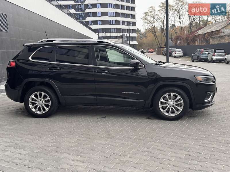 Внедорожник / Кроссовер Jeep Cherokee 2018 в Киеве